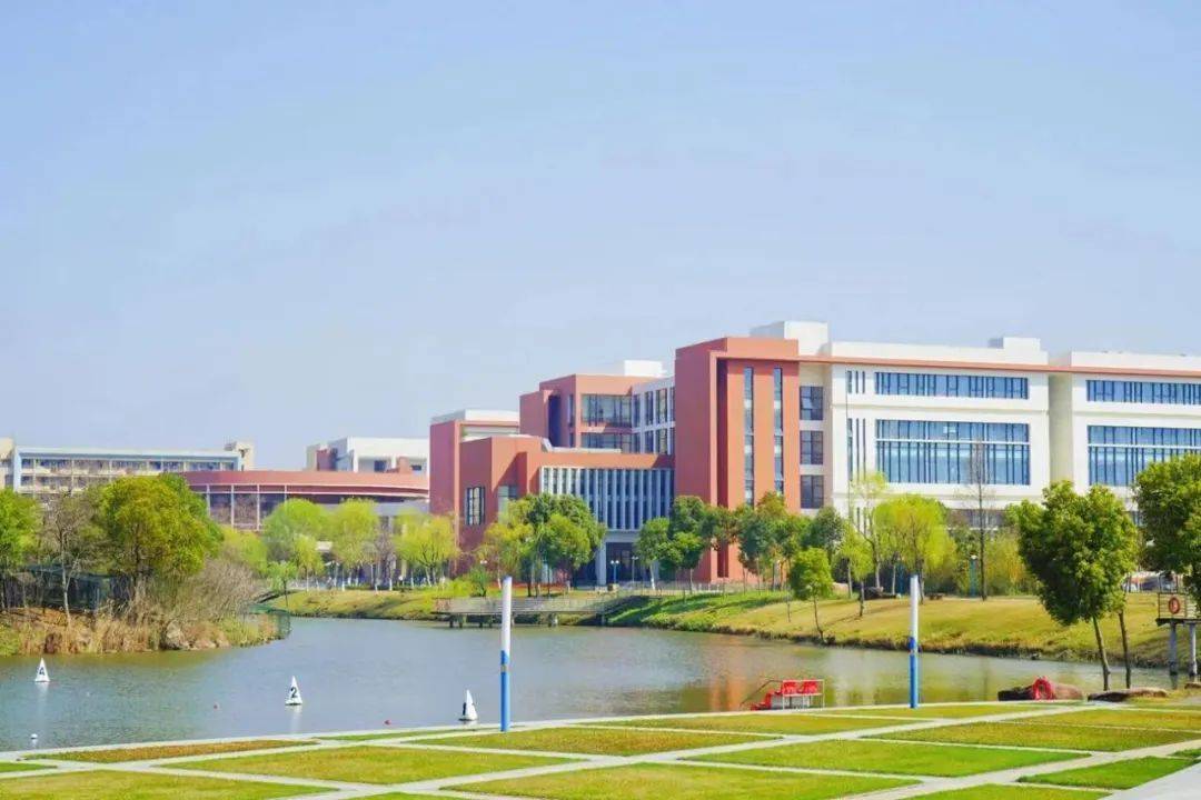 华东理工大学文凭(华东理工大学本科毕业证书)